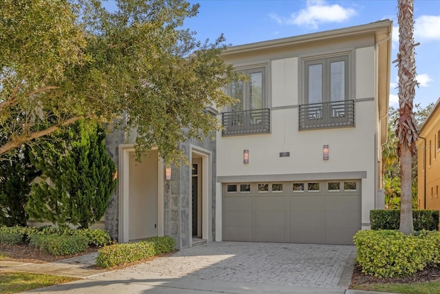 view of front of house featuring a garage