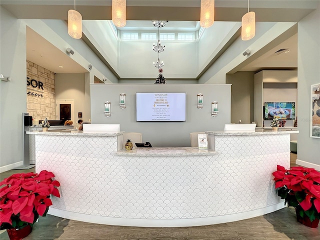826 Paradise Dr, Davenport, FL 33897 - welcome area with a high ceiling