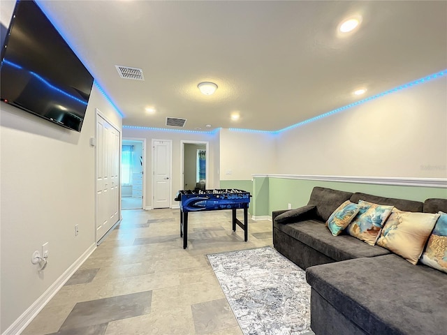 826 Paradise Dr, Davenport, FL 33897 - rec room featuring baseboards and recessed lighting