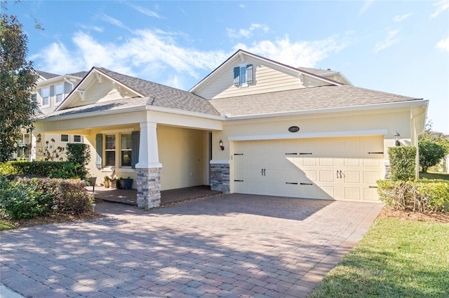 view of front facade featuring a garage