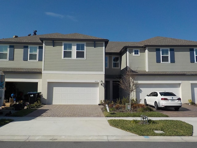 view of front facade featuring a garage