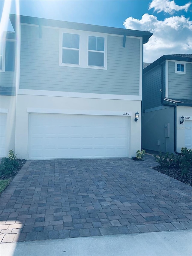 view of front of house featuring a garage