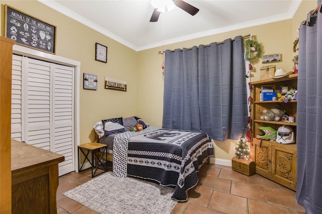 tiled bedroom with ceiling fan and crown molding