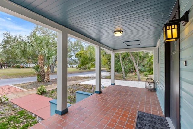 view of patio / terrace with covered porch