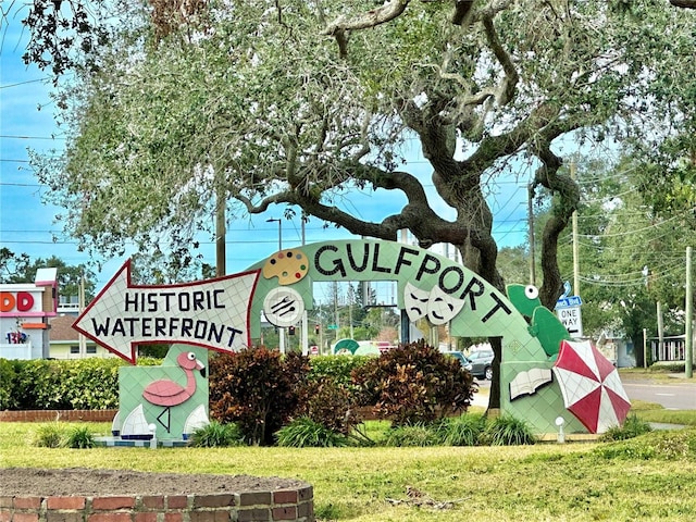 view of community / neighborhood sign