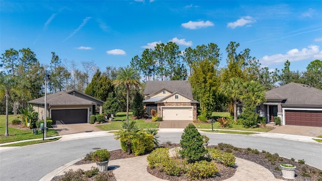 view of front of home featuring a front yard