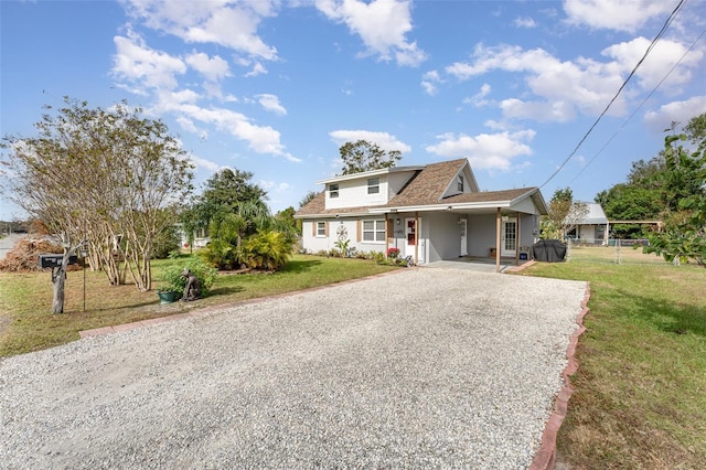 view of front facade with a front yard