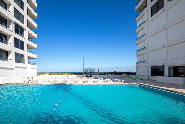 view of swimming pool