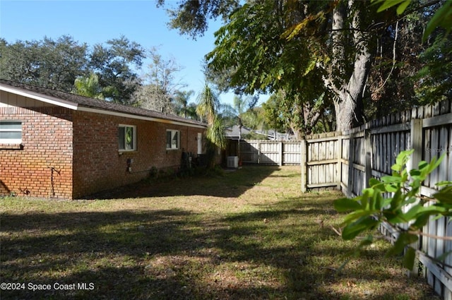 view of yard featuring cooling unit