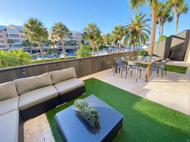 view of yard featuring an outdoor hangout area and a patio