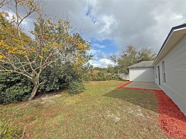 view of yard with a patio area