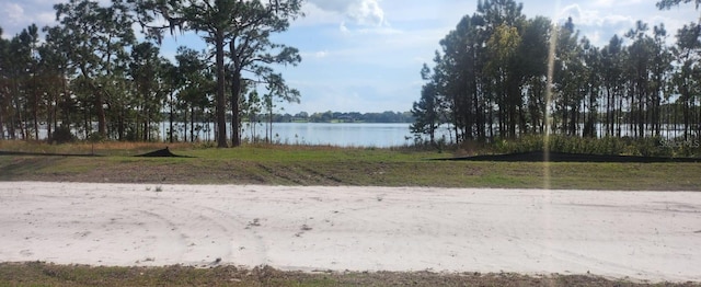 Listing photo 2 for 22 22, Umatilla FL 32784