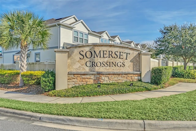 view of community / neighborhood sign