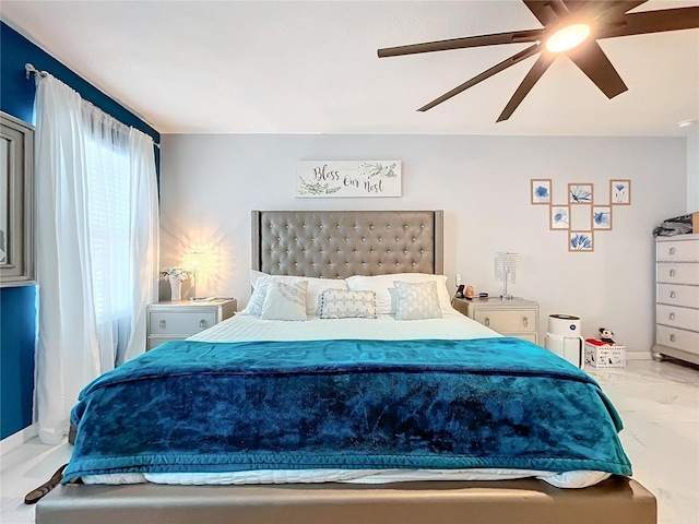 bedroom with ceiling fan