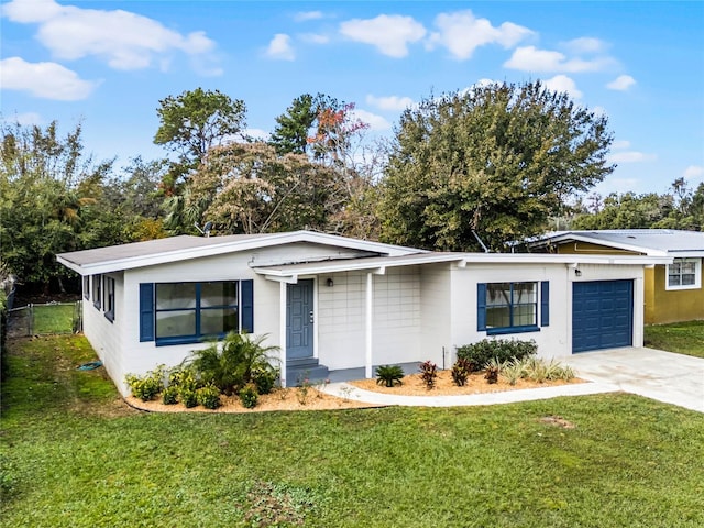 ranch-style home with a front yard