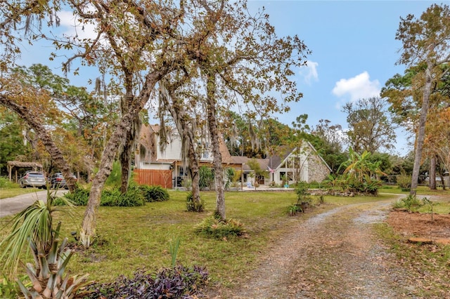 view of front of property with a front yard