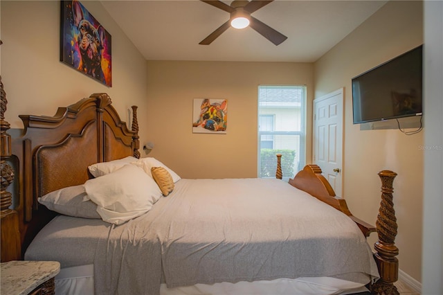 bedroom with ceiling fan