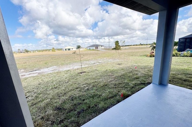 view of yard featuring a patio area