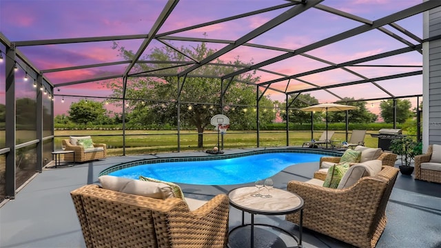 2377 Victoria Dr, Davenport, FL 33837 - swimming pool featuring a grill, a patio, and a lanai
