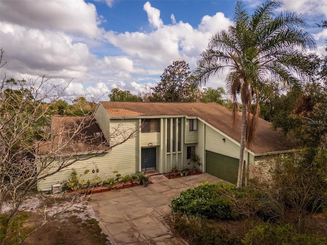 view of front of house featuring a garage