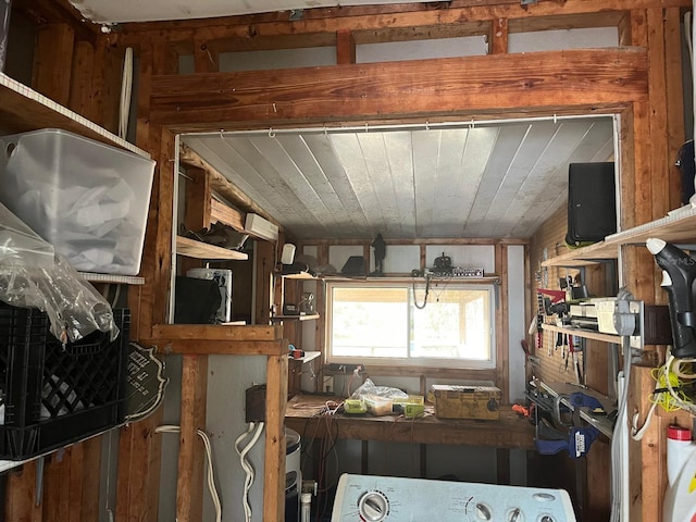 storage area with washer / clothes dryer