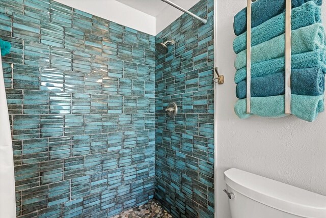1608 Bomi Cir, Winter Park, FL 32792 - full bathroom with toilet and tiled shower
