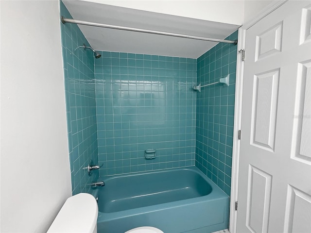 2448 S Daytona Ave, Flagler Beach, FL 32136 - full bathroom featuring toilet and tub / shower combination