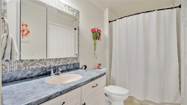 full bathroom featuring toilet, vanity, ornamental molding, decorative backsplash, and a shower with curtain