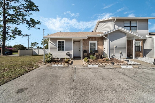 view of front of property with a front yard