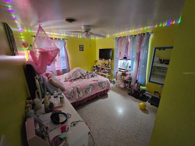 bedroom featuring ceiling fan