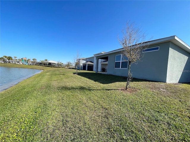 view of yard featuring a water view