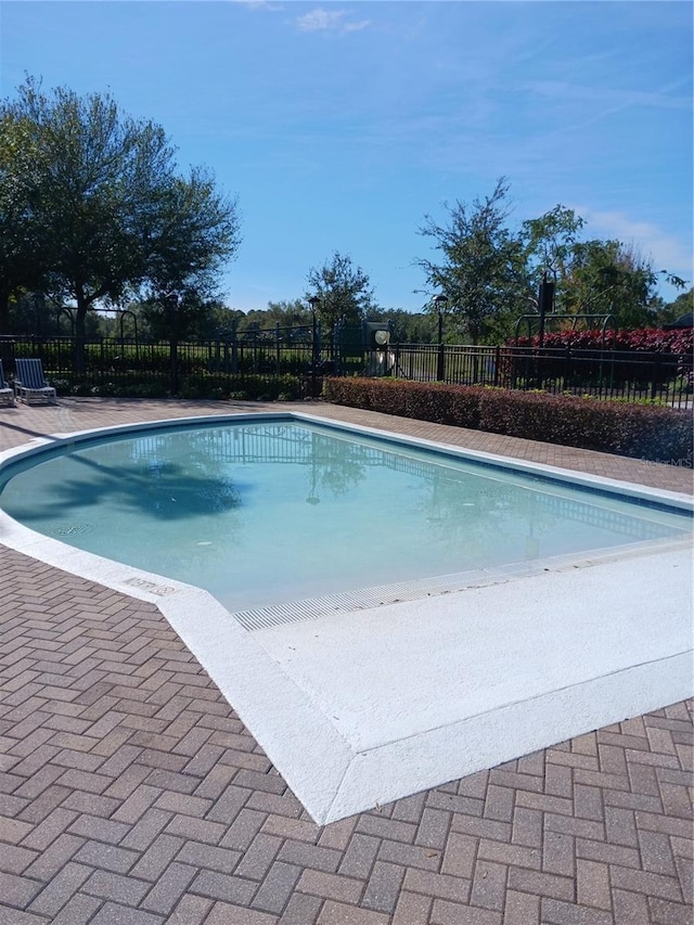 view of swimming pool