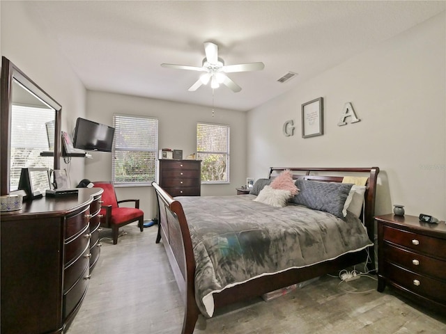 bedroom with ceiling fan