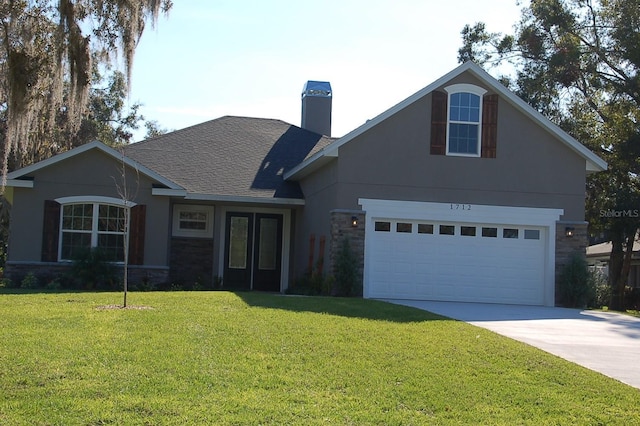 view of front of house featuring a front lawn