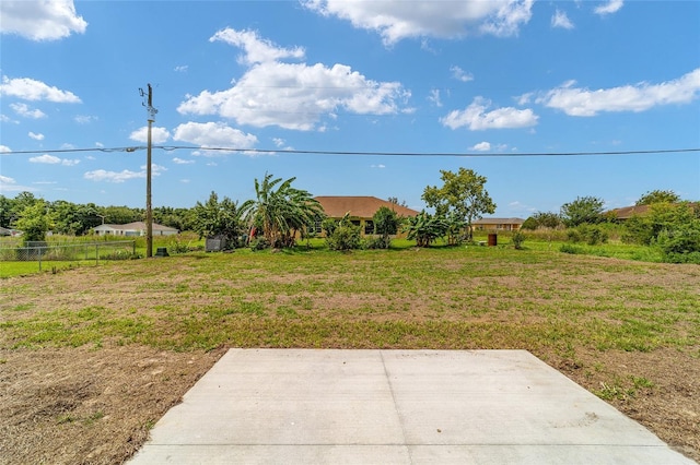 view of yard featuring a patio area