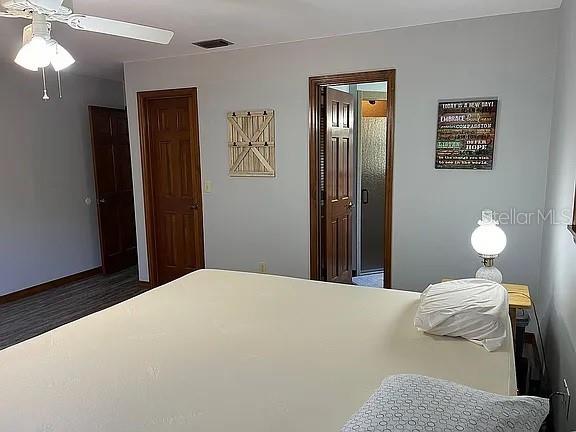 bedroom with ceiling fan