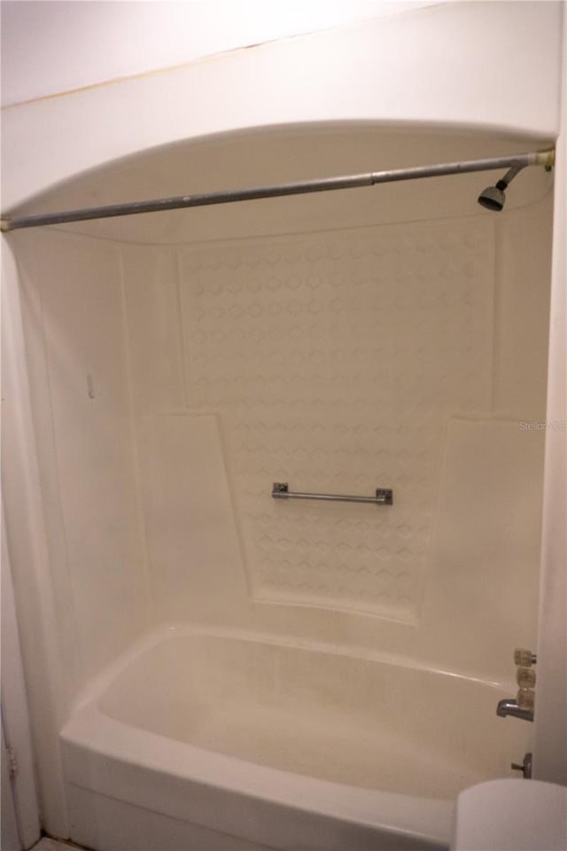 bathroom featuring shower / bathing tub combination