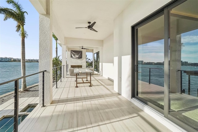 balcony featuring ceiling fan