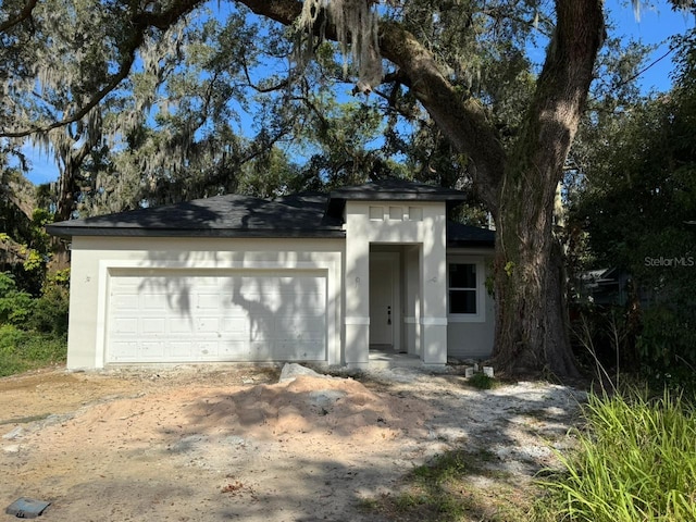 view of front facade featuring a garage