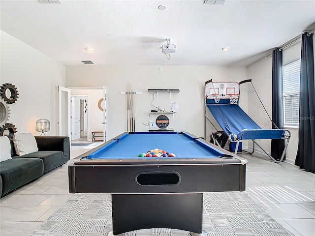 rec room featuring pool table