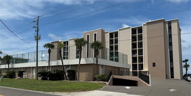 view of building exterior