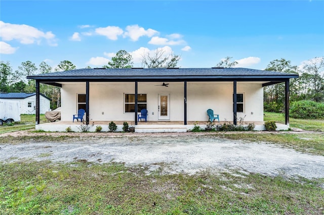 view of front of home featuring covered porch and ceiling fan