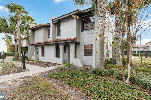 view of mediterranean / spanish-style home