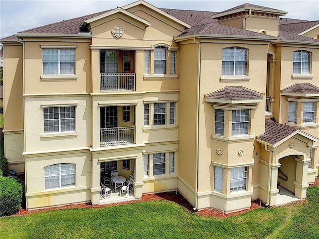 view of front of house with a patio