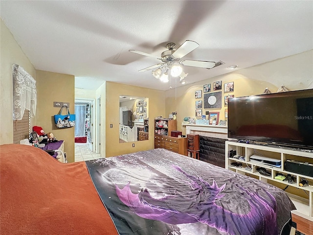 bedroom with ceiling fan