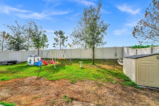 view of yard with a shed