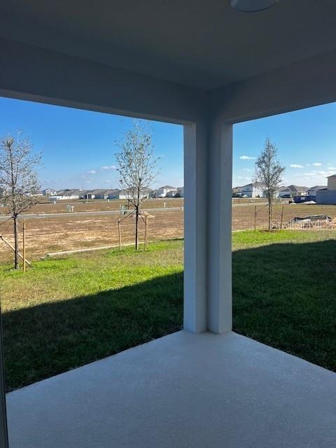 view of yard featuring a patio area