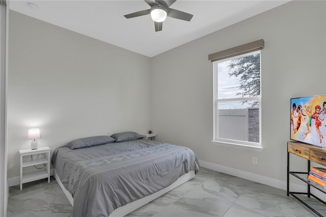 bedroom with ceiling fan