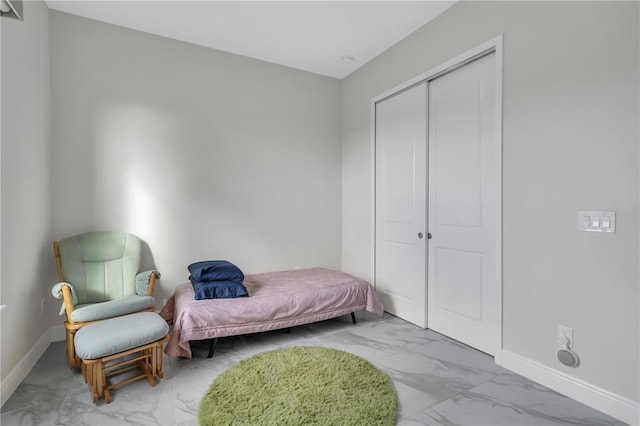 bedroom featuring a closet