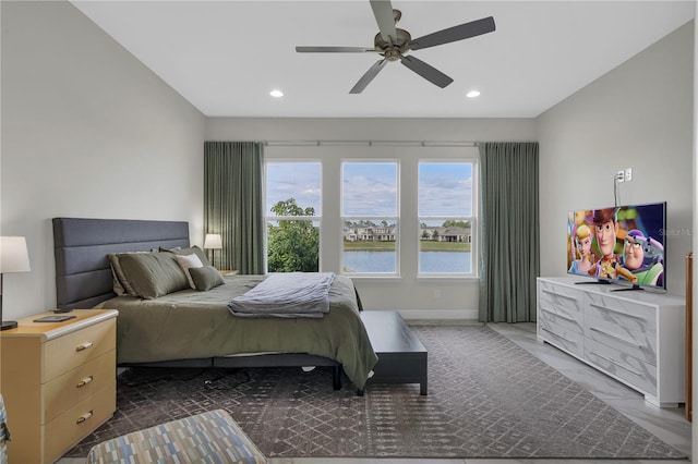 bedroom with ceiling fan